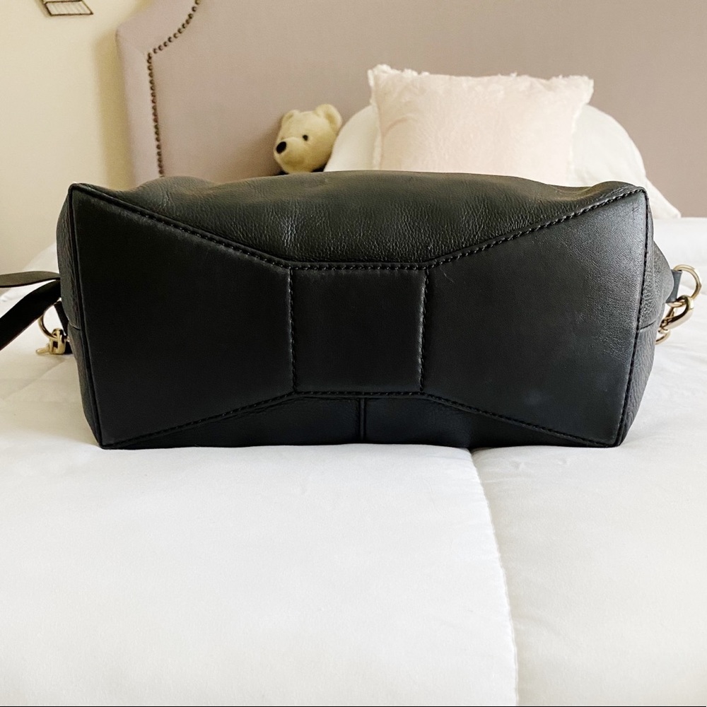 ♠️Kate Spade Bow Shaped Bottom Large Bag 100% Leather - Picture 2 of 8
